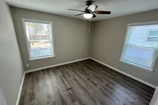 829 SW 5th St, Grand Prairie, TX 75051 - Photo 5