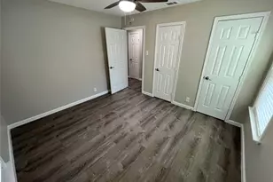 829 SW 5th St, Grand Prairie, TX 75051 - Photo 9