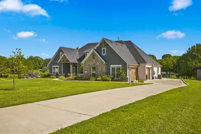 215 Tonkawa Trail, Corsicana, TX 75109 - Photo 3