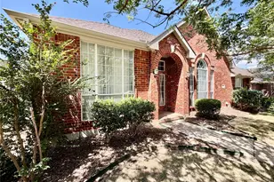 1632 Castle Pines Dr, Frisco, TX 75036 - Photo 3