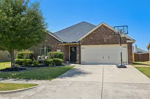 702 Sendero Dr, Arlington, TX 76002 - Photo 1