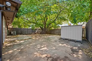 814 Rock Creek Dr, Euless, TX 76039 - Photo 29