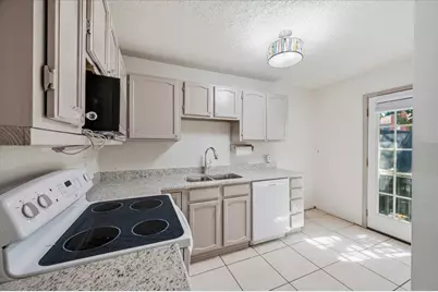 814 Rock Creek Drive, Euless, TX 76039 - Photo 3