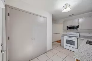 814 Rock Creek Dr, Euless, TX 76039 - Photo 13
