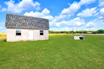5304 E Line Road, Whitewright, TX 75491 - Photo 15