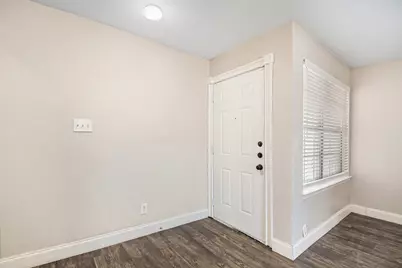 6915 W Cleburne Road, Fort Worth, TX 76133 - Photo 5