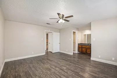 6915 W Cleburne Road, Fort Worth, TX 76133 - Photo 15