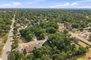 916 W Elm St, Denison, TX 75020 - Photo 33
