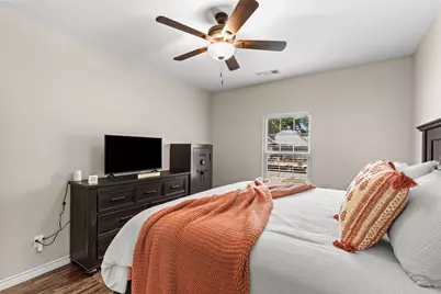 916 W Elm Street, Denison, TX 75020 - Photo 15