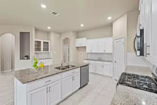 2104 Lake Cliff Dr, Little Elm, TX 75068 - Photo 11