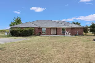 5215 Ganzer Rd W, Krum, TX 76249 - Photo 1