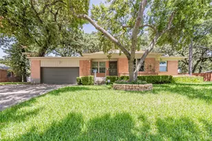 1233 Fair Oaks Dr, Irving, TX 75060 - Photo 1