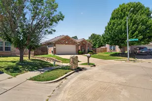 2151 Van Zandt Dr, Grand Prairie, TX 75052 - Photo 35