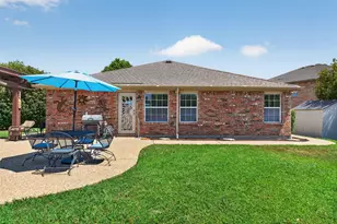 2151 Van Zandt Dr, Grand Prairie, TX 75052 - Photo 25
