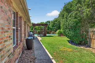 2151 Van Zandt Dr, Grand Prairie, TX 75052 - Photo 37