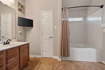 2151 Van Zandt Drive, Grand Prairie, TX 75052 - Photo 13