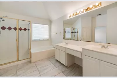 3913 Goose Creek Parkway, Garland, TX 75040 - Photo 23