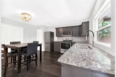 1906 Haymeadow, Carrollton, TX 75007 - Photo 5