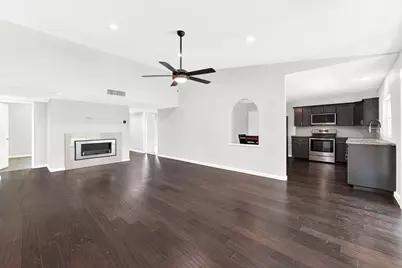 1906 Haymeadow, Carrollton, TX 75007 - Photo 3