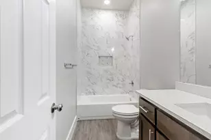 804 S 4th St, Bonham, TX 75418 - Photo 17