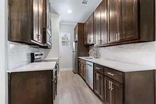 804 S 4th St, Bonham, TX 75418 - Photo 9