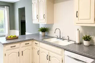 3313 Lakeview Dr, Grapevine, TX 76051 - Photo 11