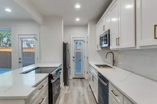 5755 Phoenix Dr, Dallas, TX 75231 - Photo 5