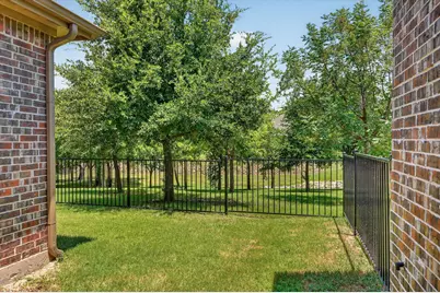 2873 Creekway Drive, Carrollton, TX 75010 - Photo 29