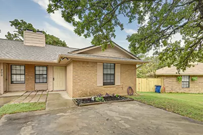 706 Woodland Court, Kennedale, TX 76060 - Photo 3