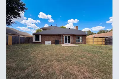 2831 Red Oak Drive, Grand Prairie, TX 75052 - Photo 5