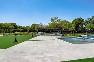 10011 Lennox Ln, Dallas, TX 75229 - Photo 19