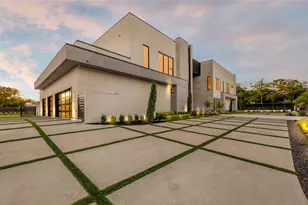 10011 Lennox Ln, Dallas, TX 75229 - Photo 23