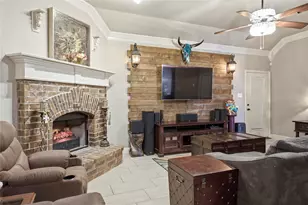 154 Lipan St, Greenville, TX 75402 - Photo 17