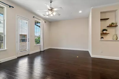 559 W Royal Lane, Irving, TX 75039 - Photo 9