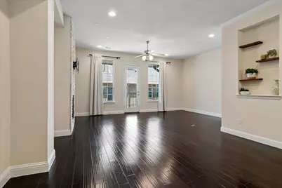 559 W Royal Lane, Irving, TX 75039 - Photo 7