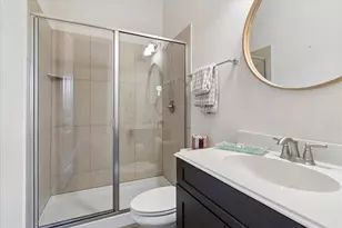 559 W Royal Ln, Irving, TX 75039 - Photo 31