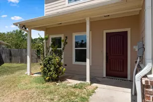 210 Lasso Cir, Mabank, TX 75143 - Photo 3