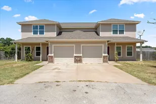 210 Lasso Cir, Mabank, TX 75143 - Photo 1