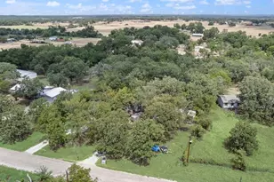 139 Rommel Ct, Springtown, TX 76082 - Photo 13