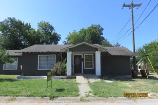 315 Maple St, Farmersville, TX 75442 - Photo 11