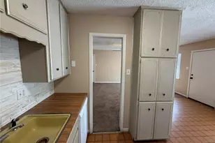 1361 W McNeill St, Stephenville, TX 76401 - Photo 5