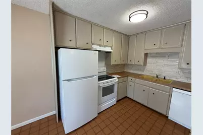 1361 W McNeill Street, Stephenville, TX 76401 - Photo 3