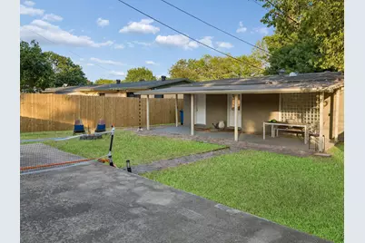 9745 Ash Creek Drive, Dallas, TX 75228 - Photo 17