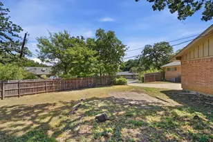 417 Lakeside Dr, Irving, TX 75062 - Photo 35
