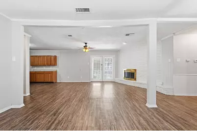 417 Lakeside Drive, Irving, TX 75062 - Photo 11