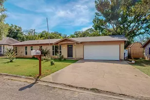 204 Pine St, Keene, TX 76059 - Photo 3