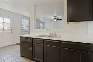 1030 April Showers Ln, Lancaster, TX 75134 - Photo 11