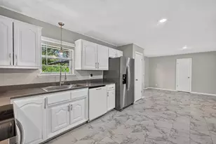 900 NW 11th St, Mineral Wells, TX 76067 - Photo 11