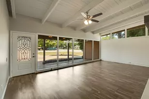 502 W Texas Ave, Iowa Park, TX 76367 - Photo 5