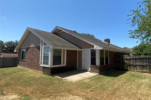 4370 Ashley Ln, Grand Prairie, TX 75052 - Photo 17
